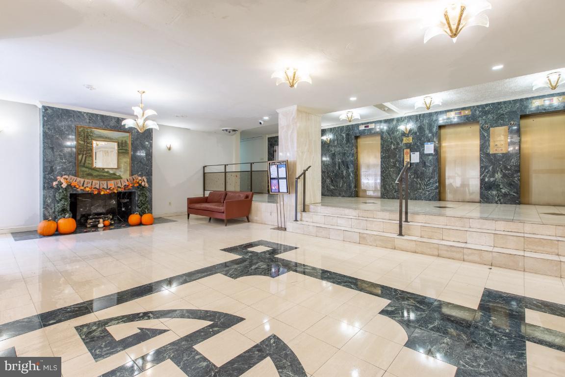 RIVER PLACE - Residential