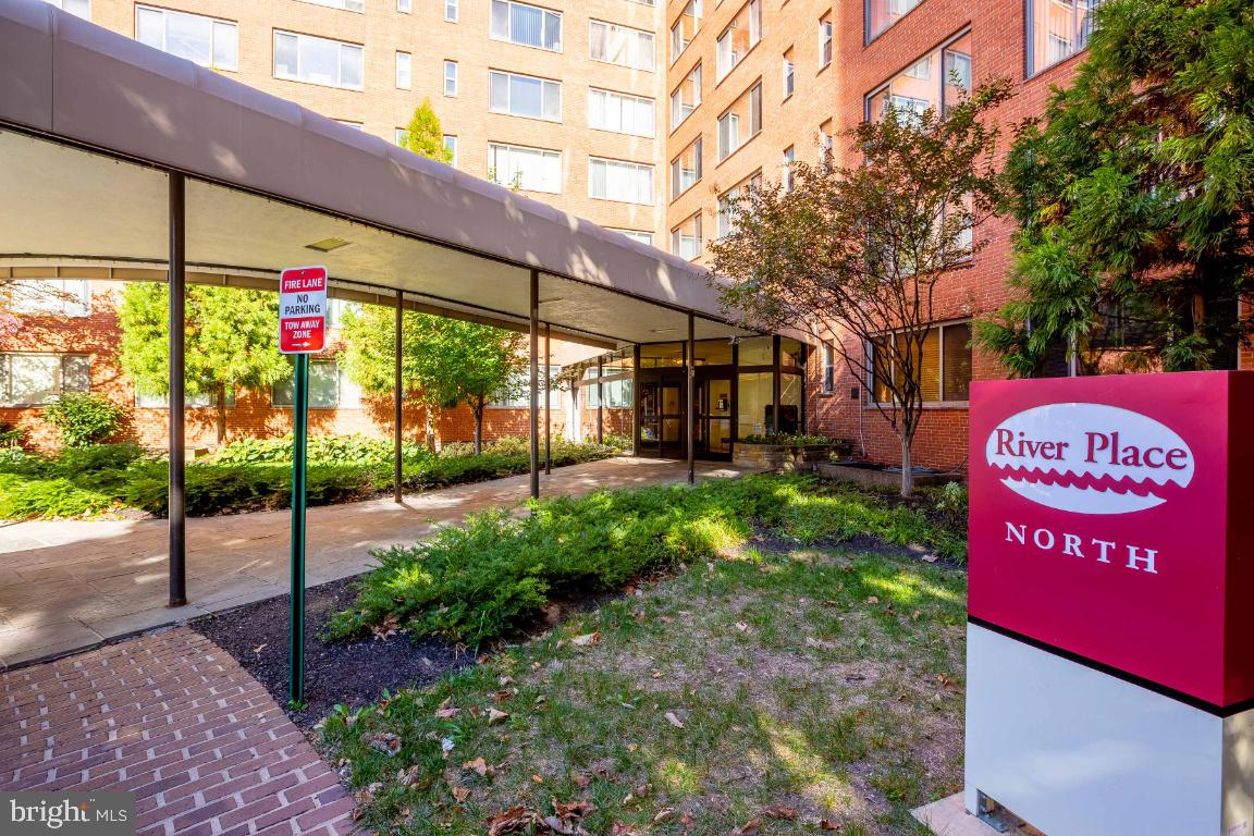 RIVER PLACE - Residential