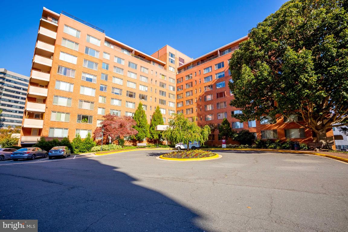 RIVER PLACE - Residential