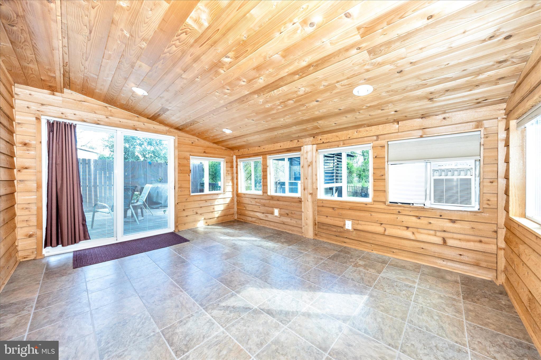 ROBINWOOD - Residential