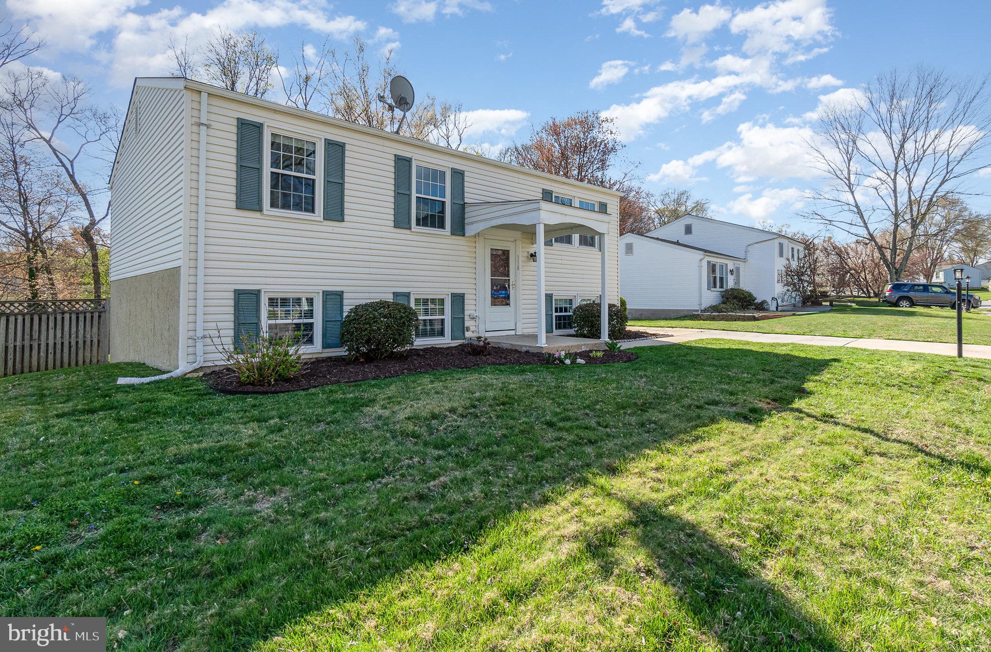 318 BRIGHT OAKS DRIVE