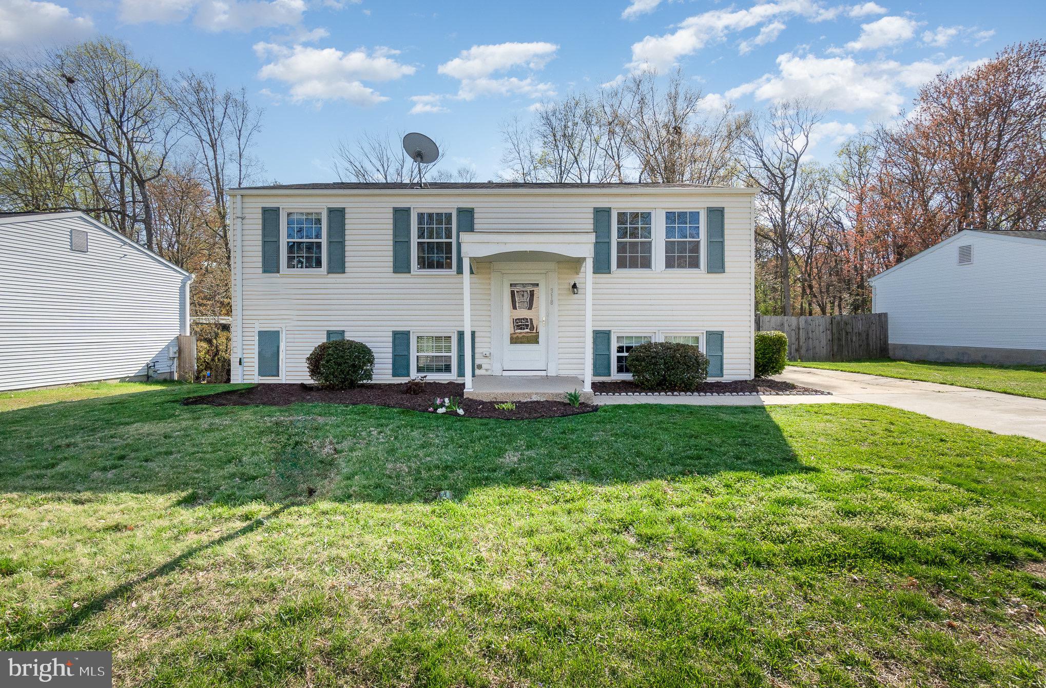 318 BRIGHT OAKS DRIVE