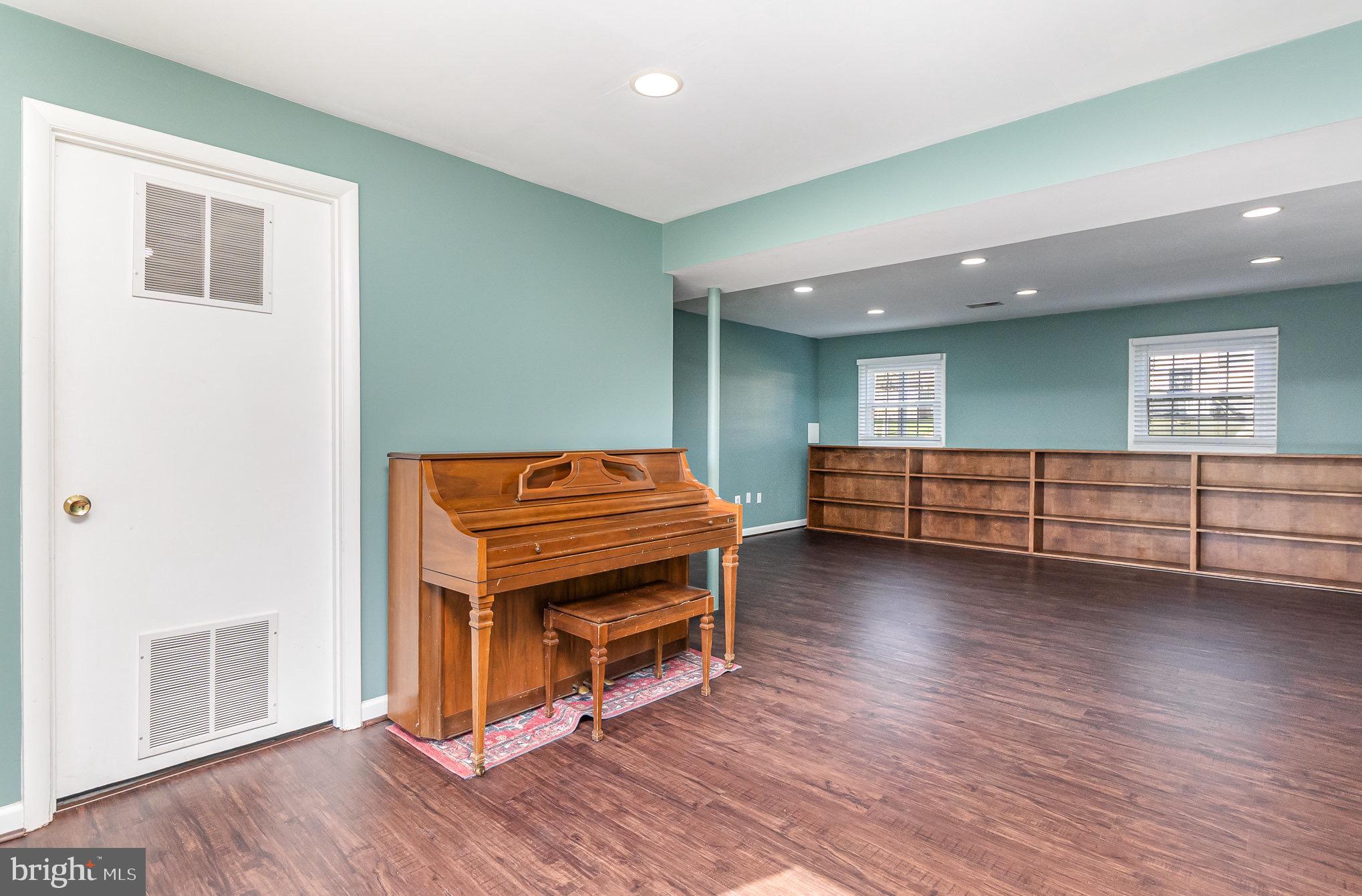 BRIGHT OAKS - Residential