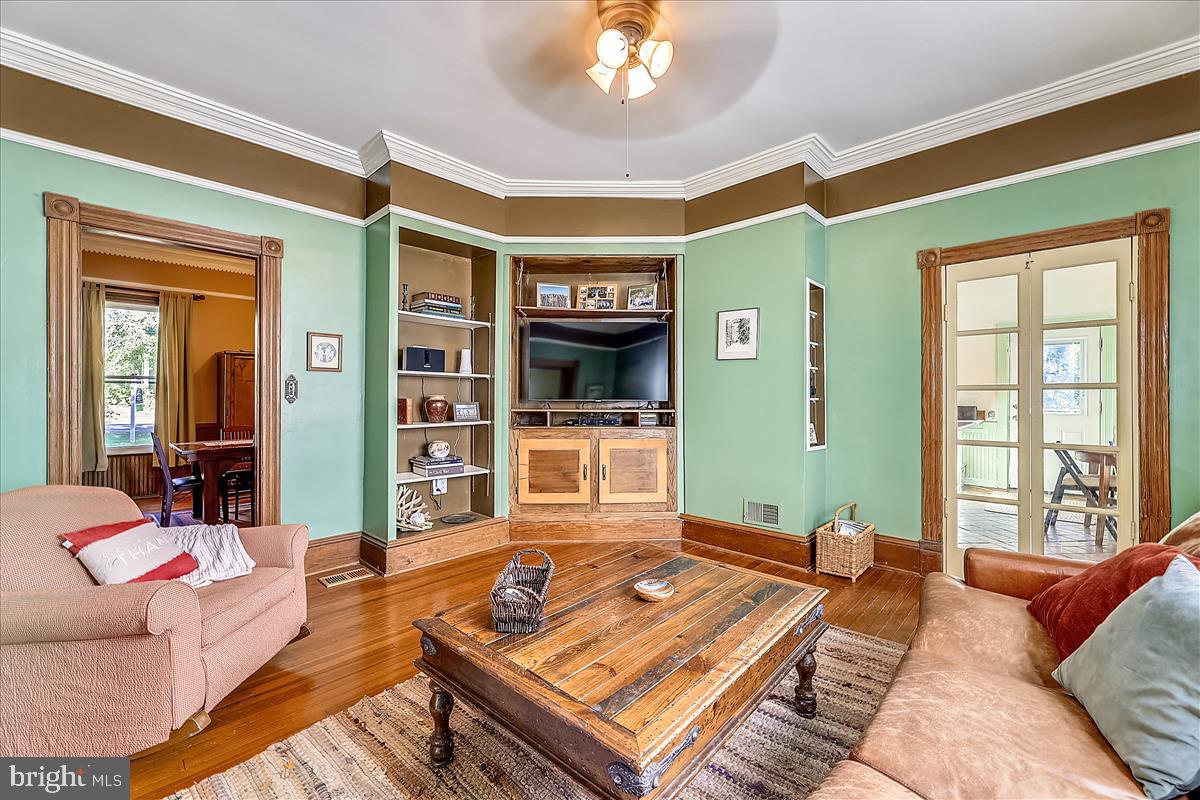 DUNN LORING - Residential