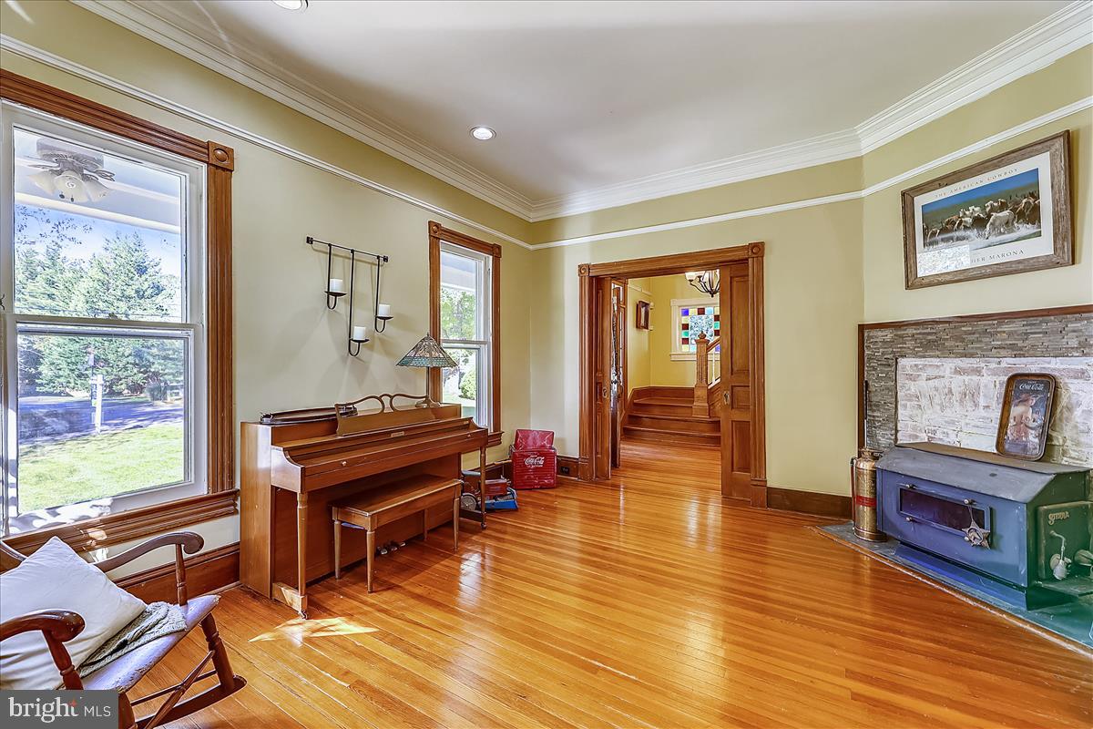 DUNN LORING - Residential