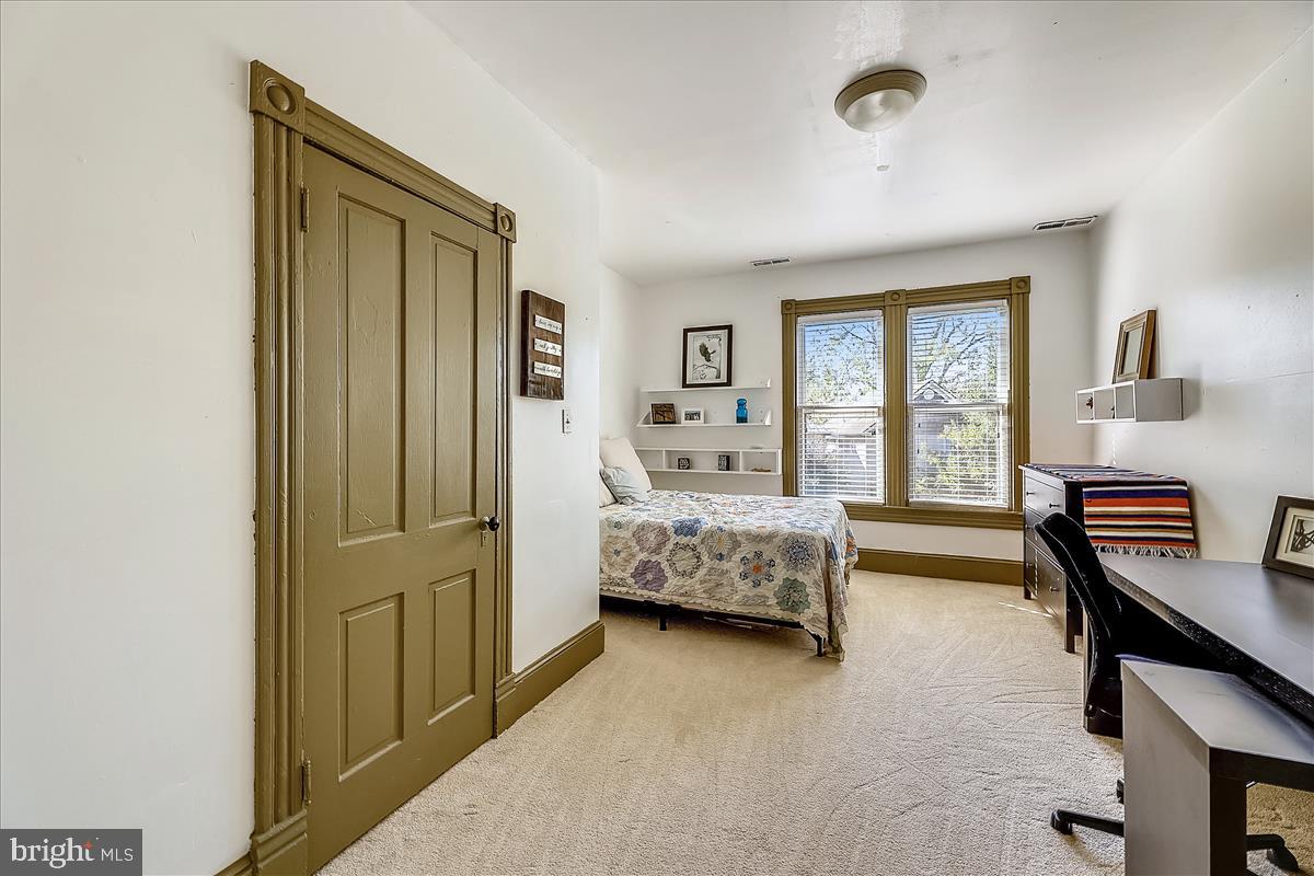 DUNN LORING - Residential