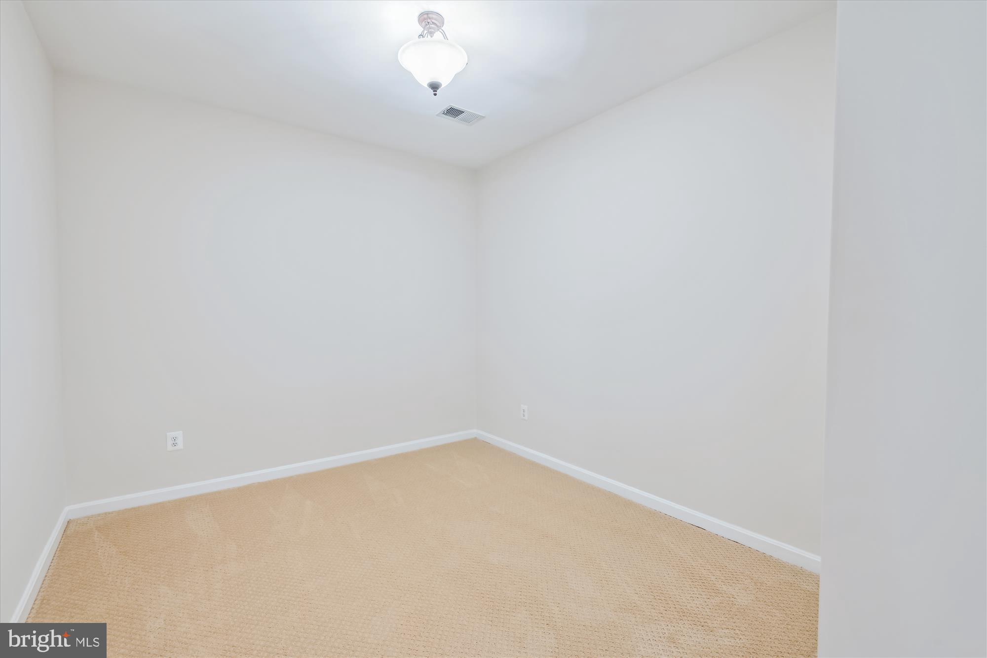 8615 WANDERING FOX TRAIL 404