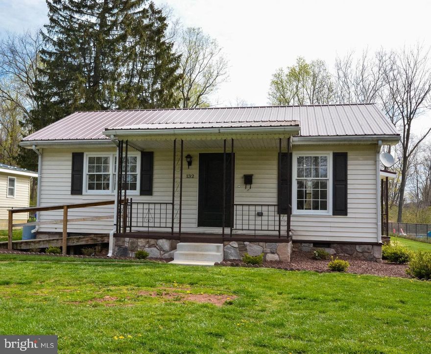Charming 2 bedroom, 1 bathroom ranch style home on spacious lot. Completely renovated with all new laminate flooring throughout, freshly painted, energy efficient windows, beautiful kitchen with whirlpool stainless steel appliances, new countertops and cabinets, new washer & dryer,  new mini blinds on all windows, new hot water heater, and newer metal roof. Large 9x15 storage shed in rear with work bench. Home offers accessible entrance with exterior front ramp.  *Sorry NO pets allowed!

FCAR/GCAAR Rental Application, please include recent 2 paystubs, and copy of driver license. Application fee $40 per Adult - personal check, made out to Middlepoint Property Management. Online applications at: middlepointproperties.com. Complete background checks are performed on each application to include employment, credit and criminal history. Nominal debt/income ratio should be 40% or less.