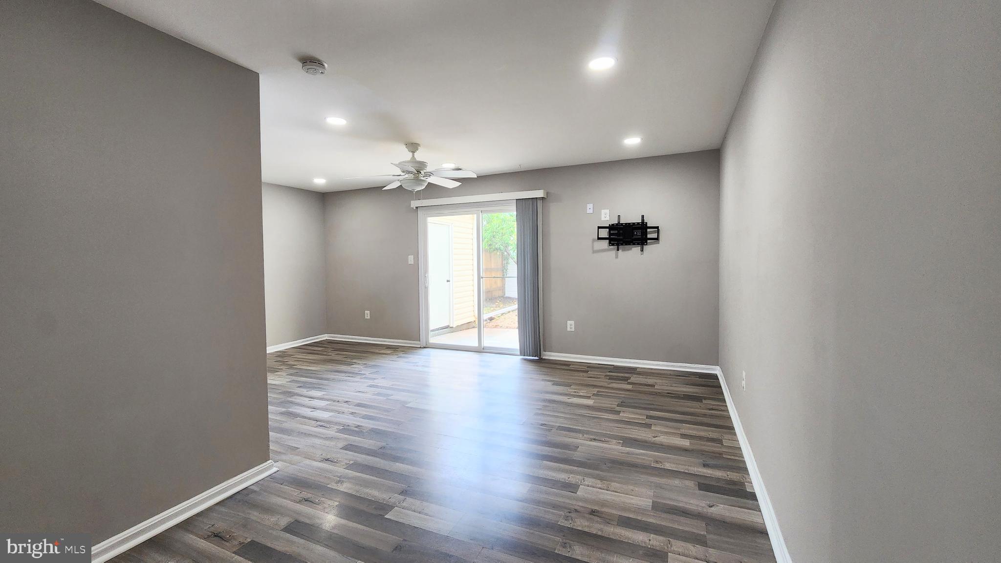 7817 W POINT COURT