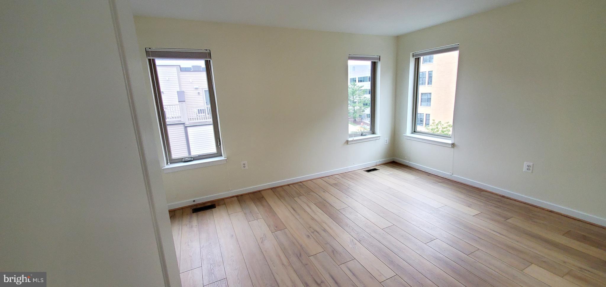 CHAPMAN ROW AT TWINBROOK METRO - Residential Lease