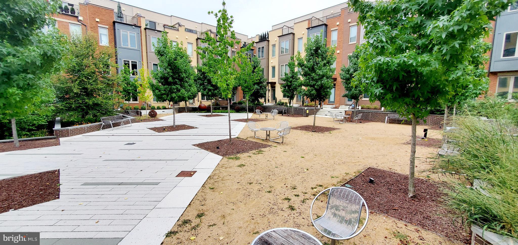 CHAPMAN ROW AT TWINBROOK METRO - Residential Lease