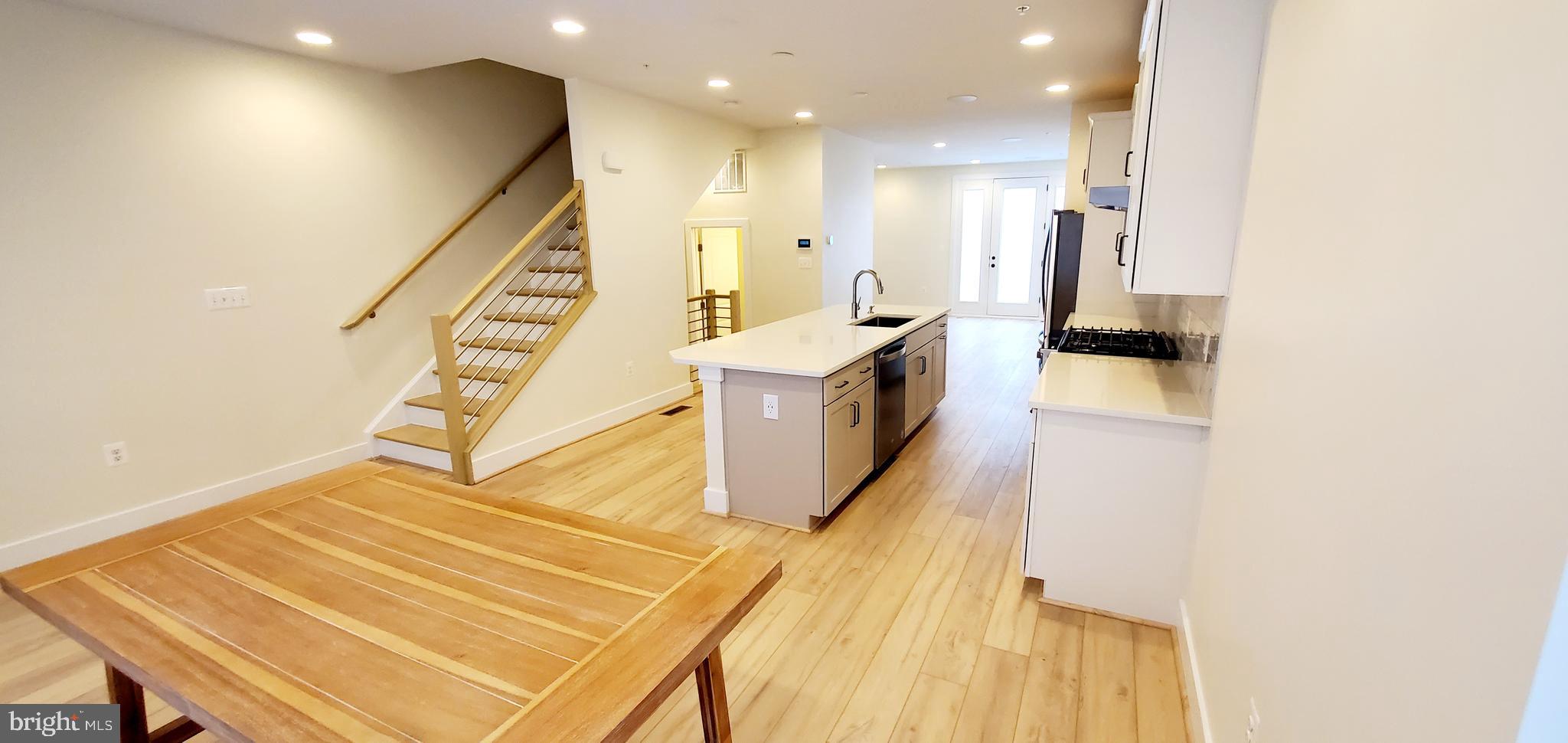 CHAPMAN ROW AT TWINBROOK METRO - Residential Lease