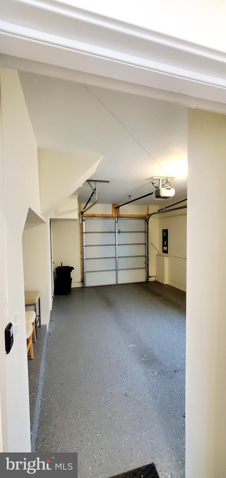 CHAPMAN ROW AT TWINBROOK METRO - Residential Lease