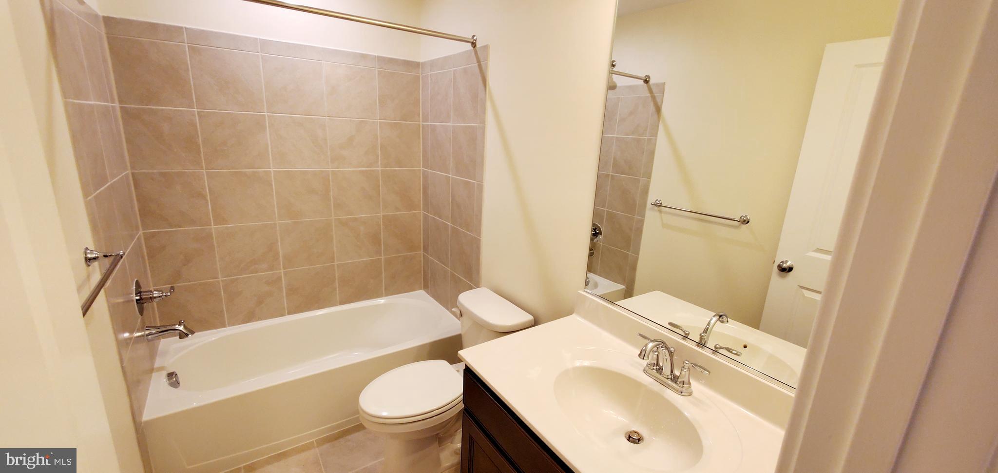 CHAPMAN ROW AT TWINBROOK METRO - Residential Lease