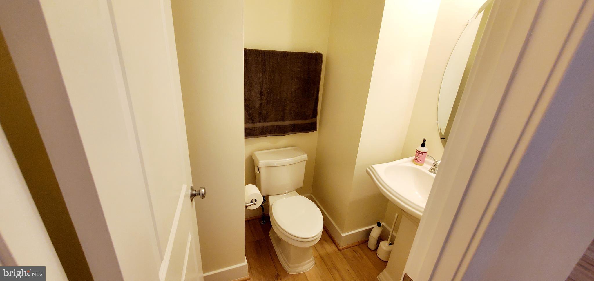 CHAPMAN ROW AT TWINBROOK METRO - Residential Lease