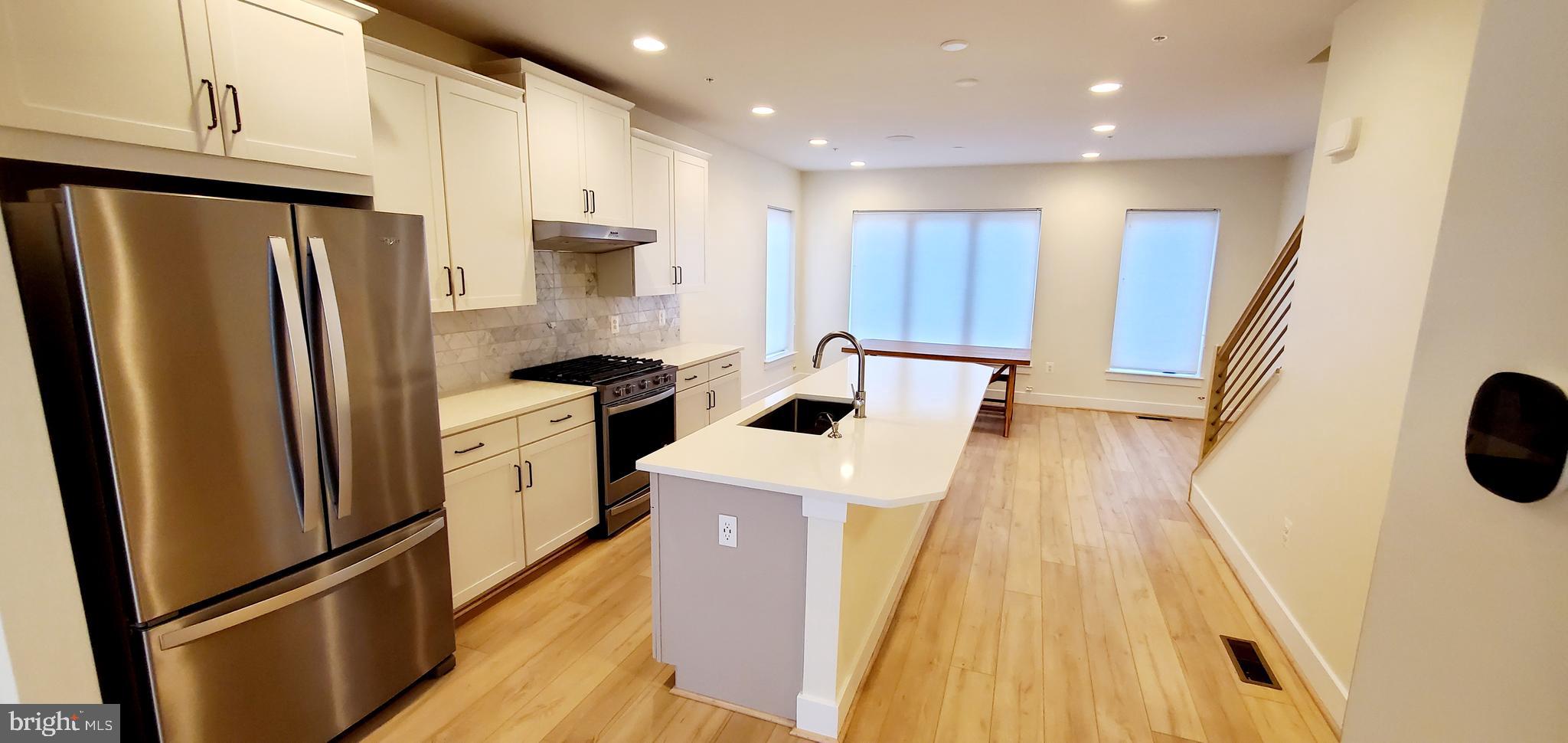 CHAPMAN ROW AT TWINBROOK METRO - Residential Lease