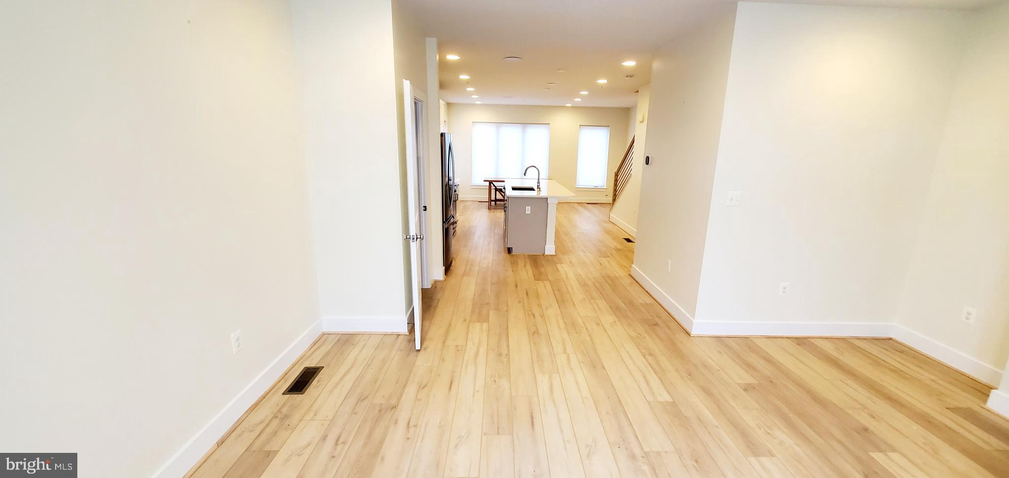 CHAPMAN ROW AT TWINBROOK METRO - Residential Lease