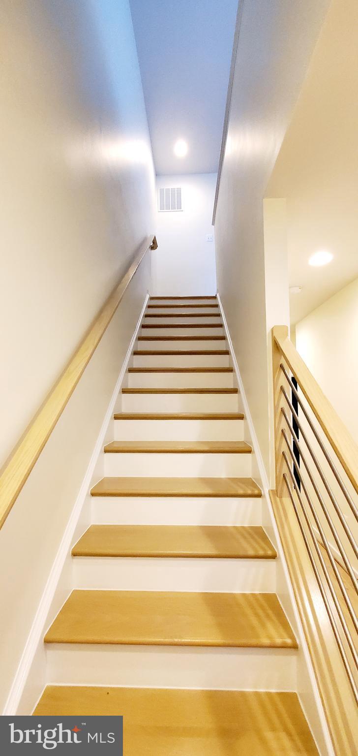 CHAPMAN ROW AT TWINBROOK METRO - Residential Lease