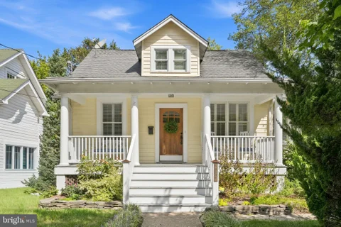 212 E Nelson Avenue, Alexandria, VA MLS: VAAX2066384