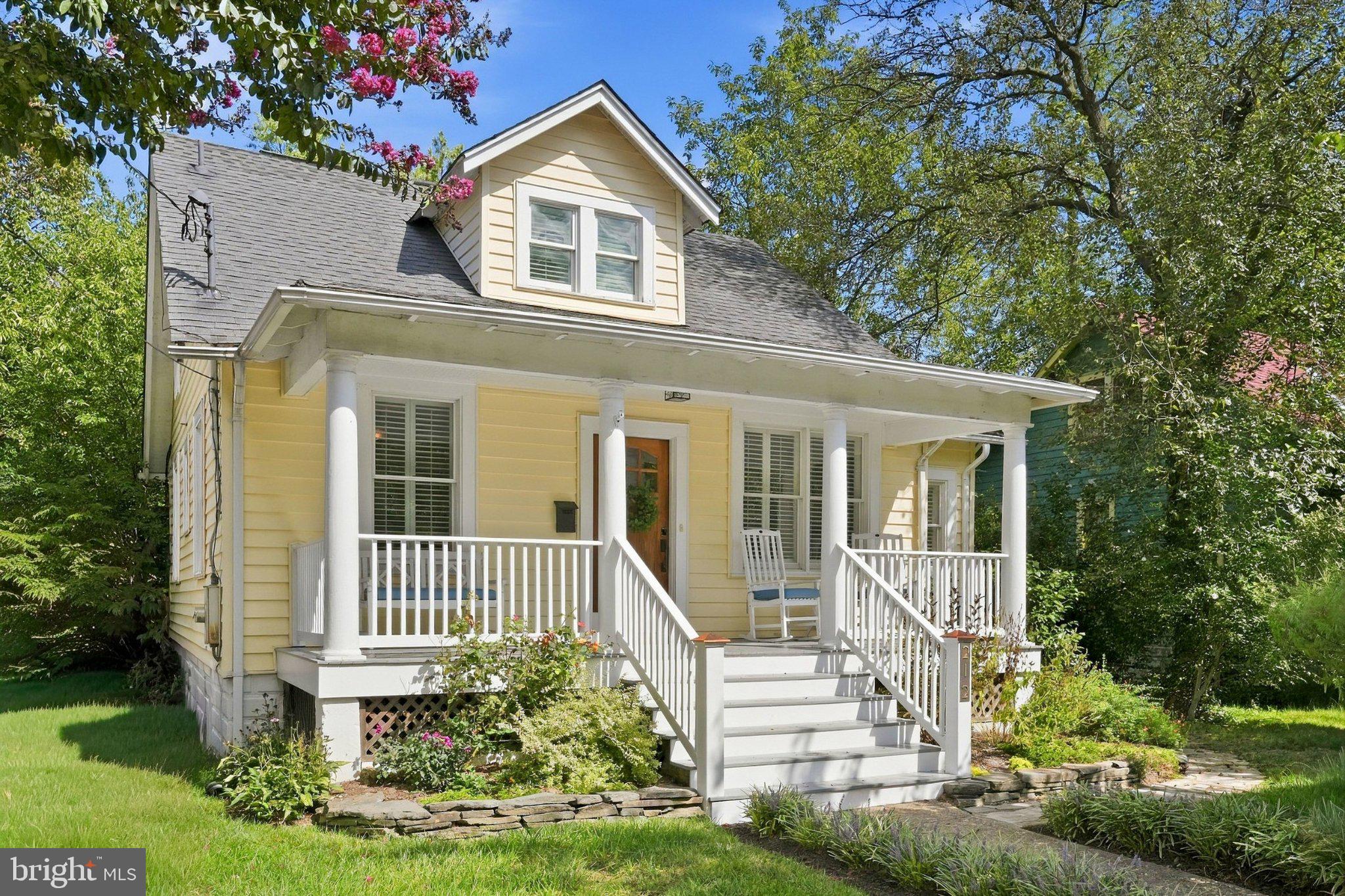 212 E NELSON AVENUE