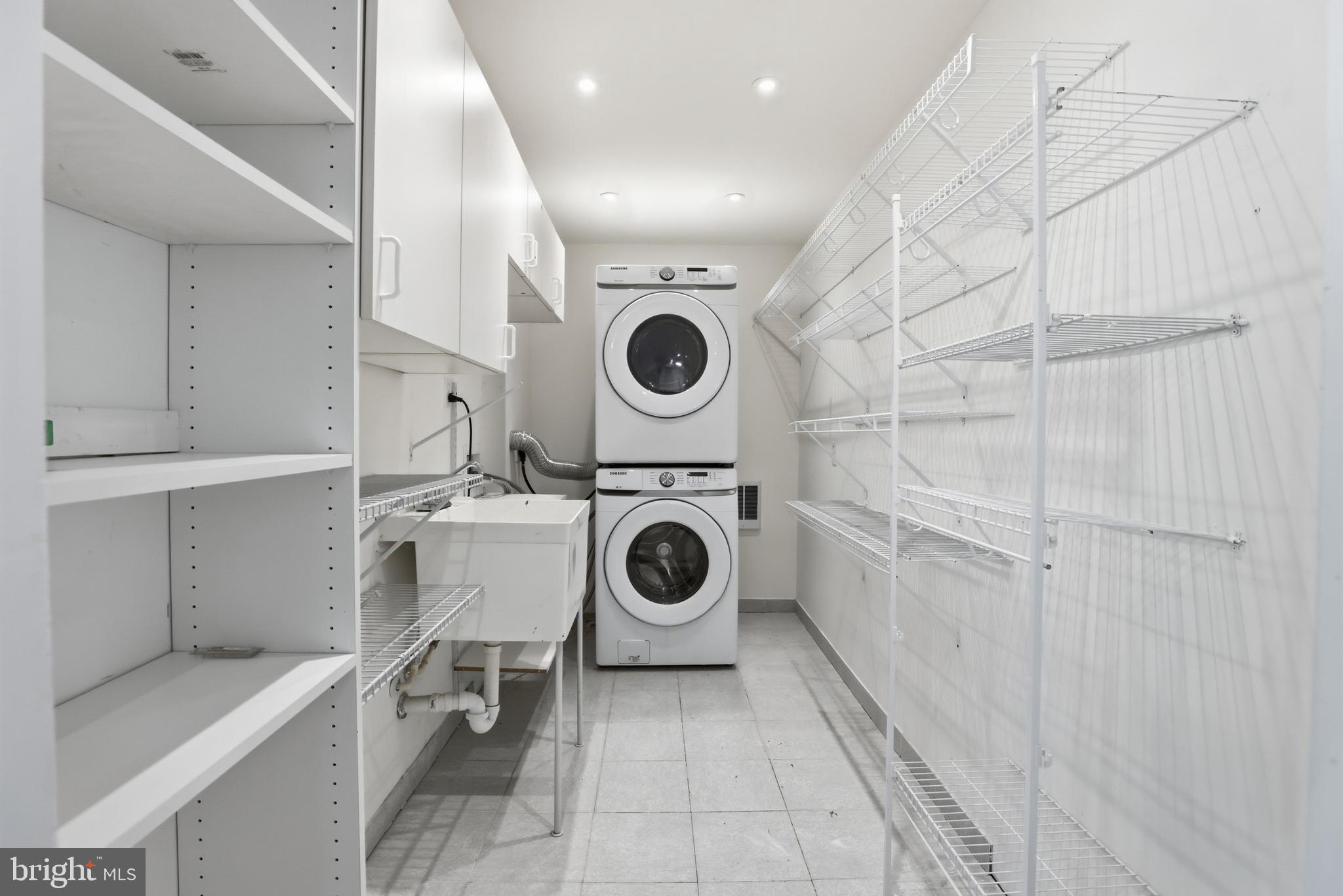 AMBER MEADOWS - Residential