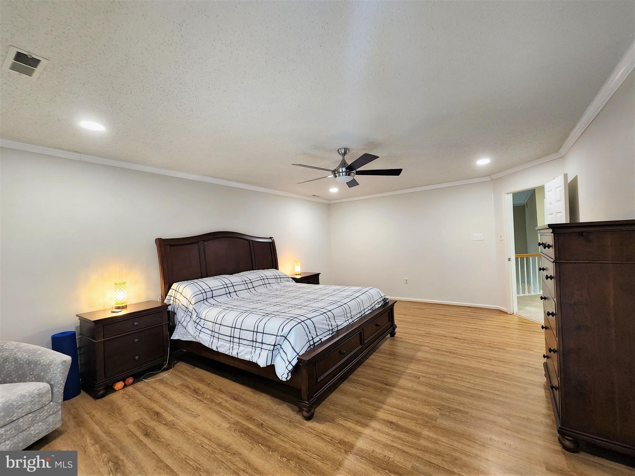 LONGMEAD - Residential Lease