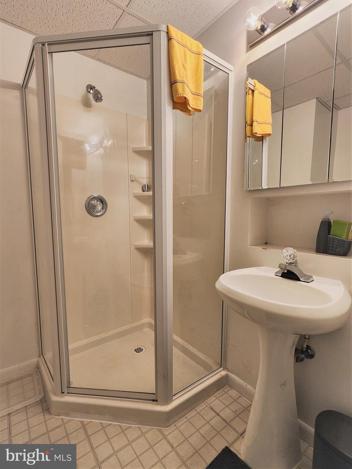 LONGMEAD - Residential Lease