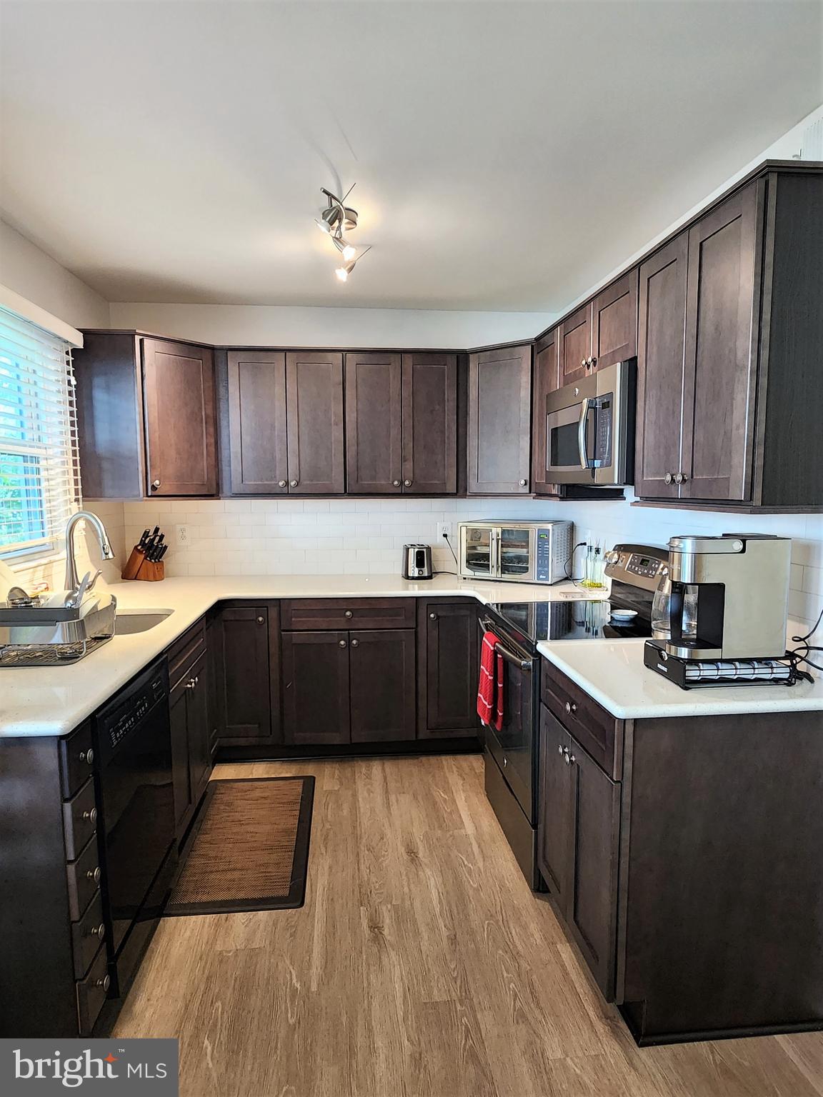 LONGMEAD - Residential Lease