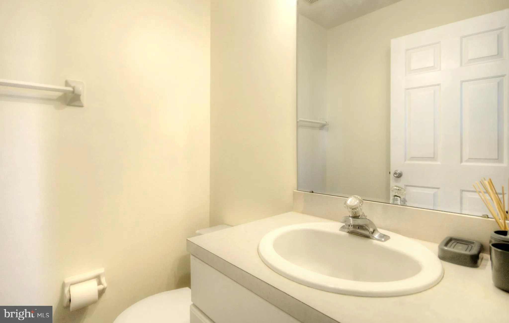 Blackwood, New Jersey 08012, United States, 2 Bedrooms Bedrooms, ,3 BathroomsBathrooms,Residential,Active,87565