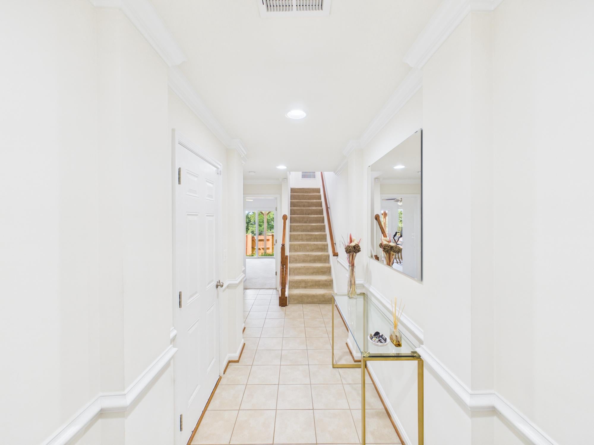 15653 JOHN DISKIN CIRCLE