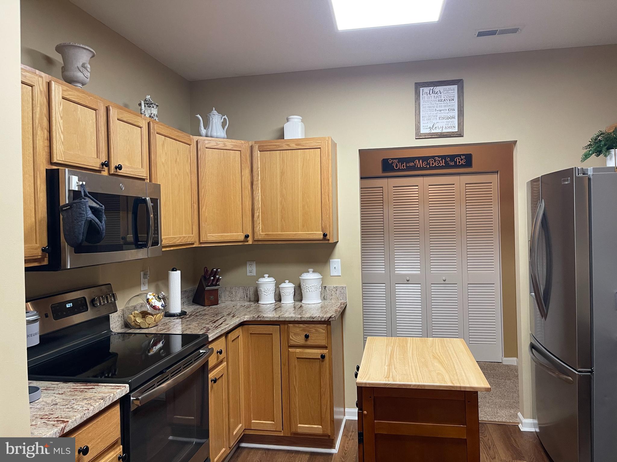 WINDSOR AT PERRY HALL FARMS - Residential