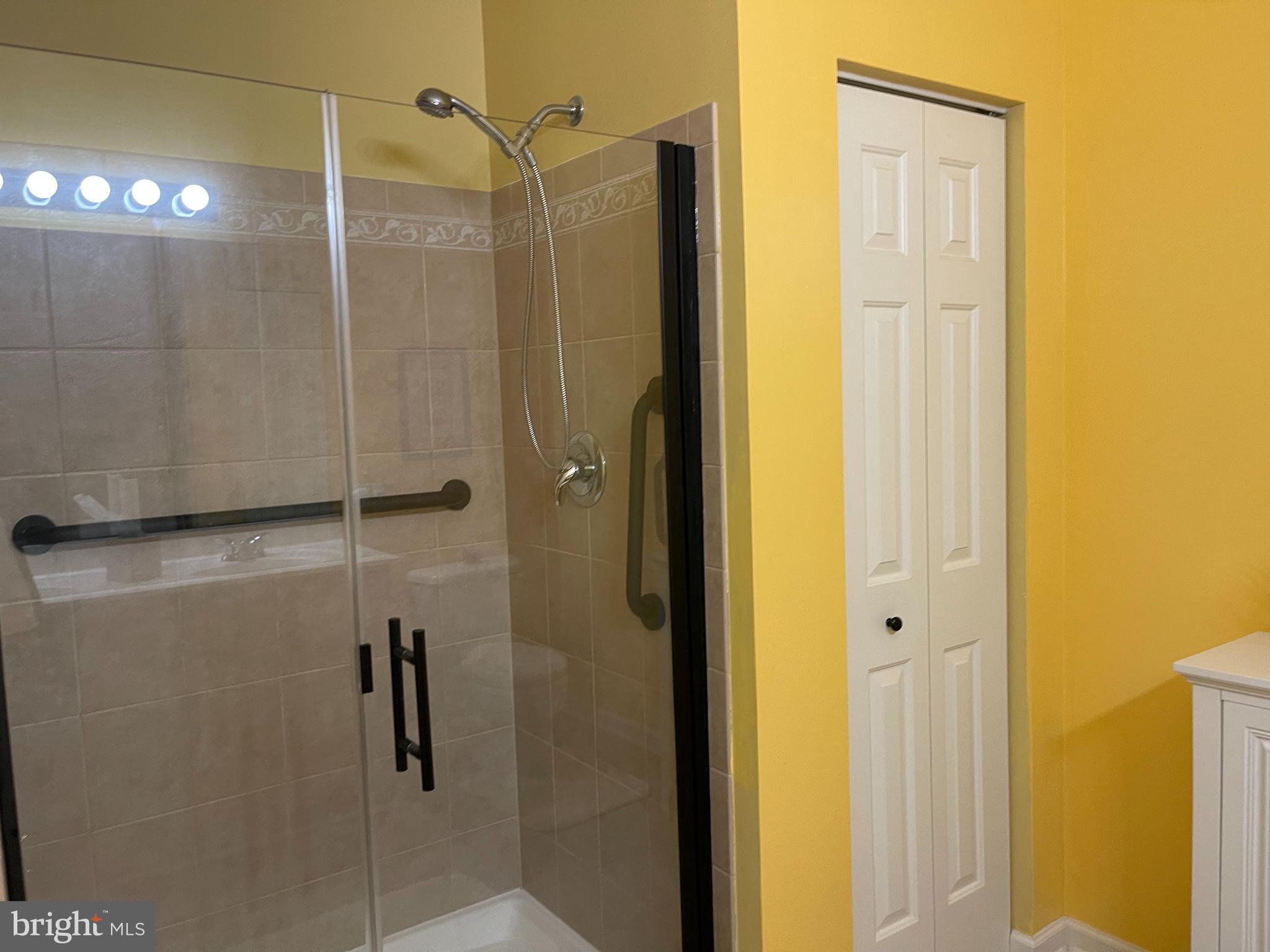 WINDSOR AT PERRY HALL FARMS - Residential