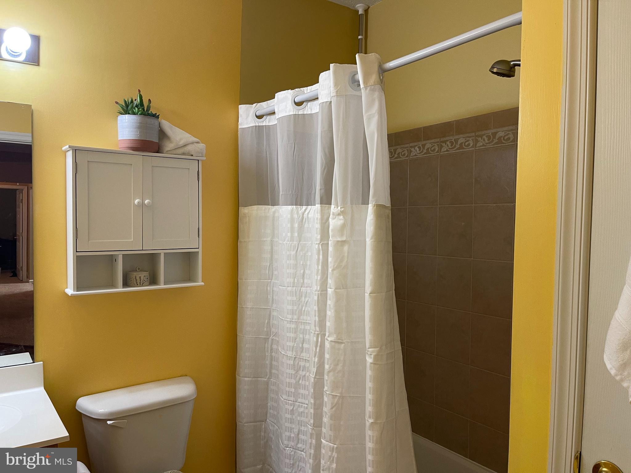 WINDSOR AT PERRY HALL FARMS - Residential