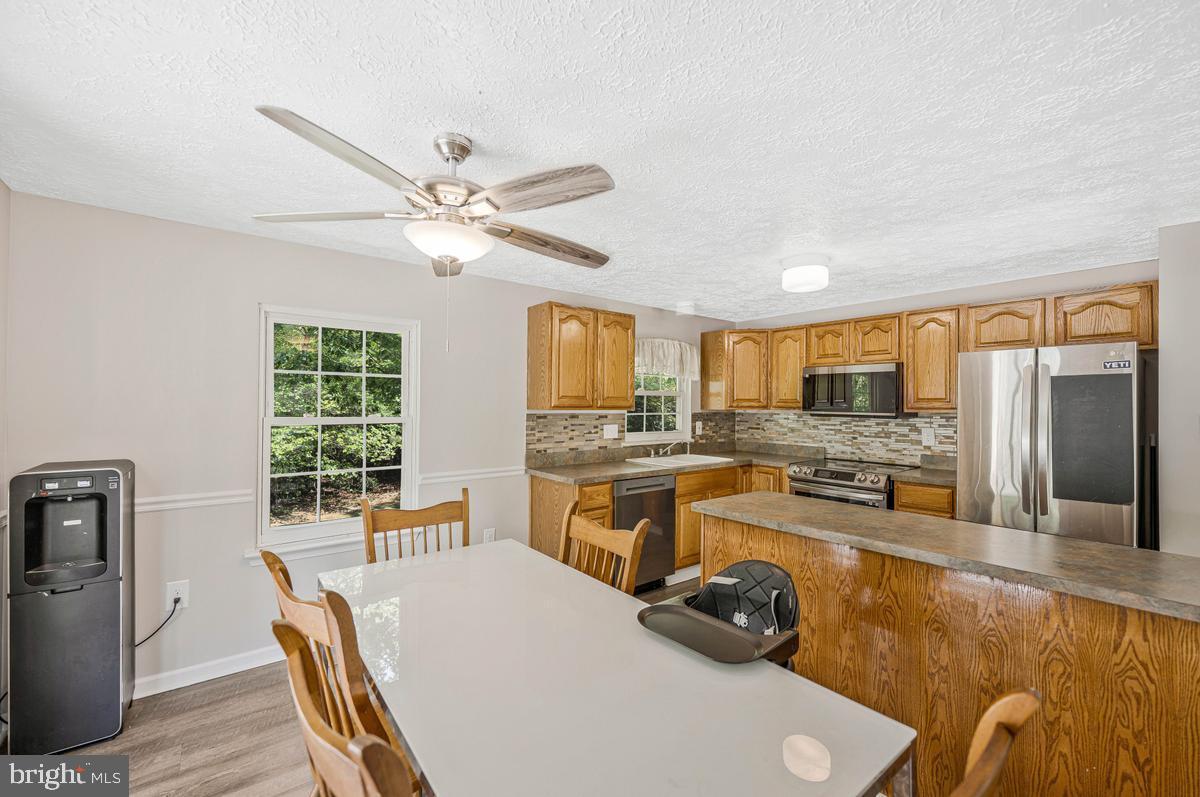 2300 VALLEY OAK COURT