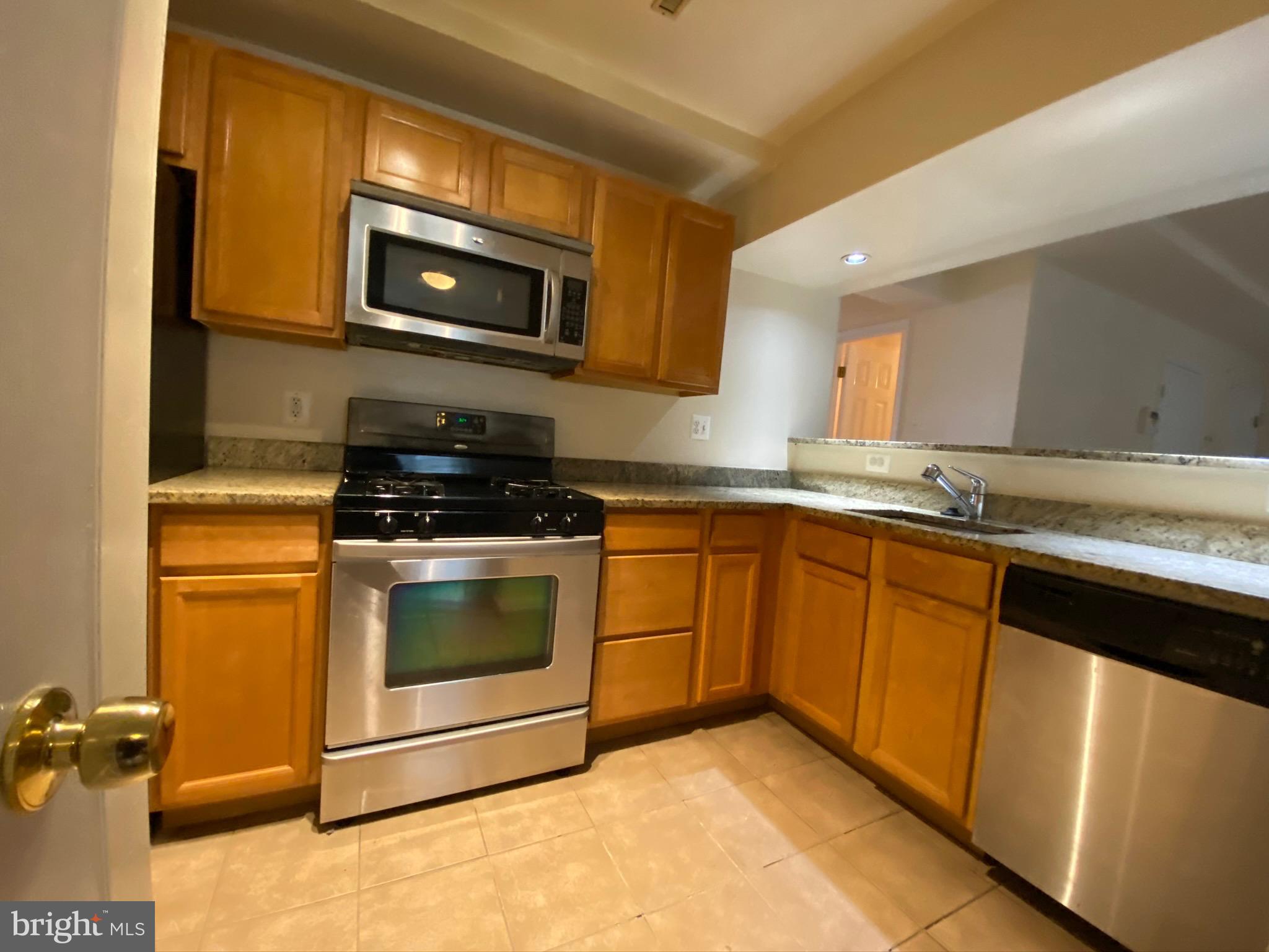 MARKHAM VIEW CONDOMINIUMS - Residential