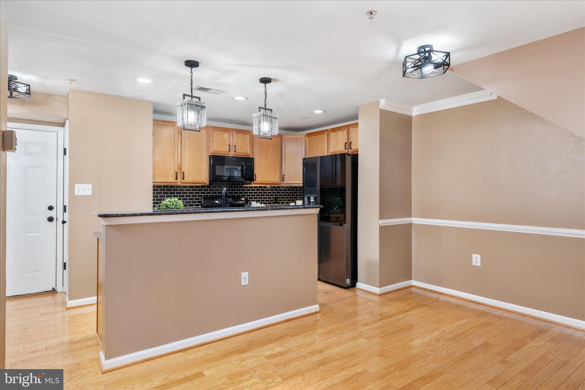 MARKET CENTER CONDOMINIUM - Residential