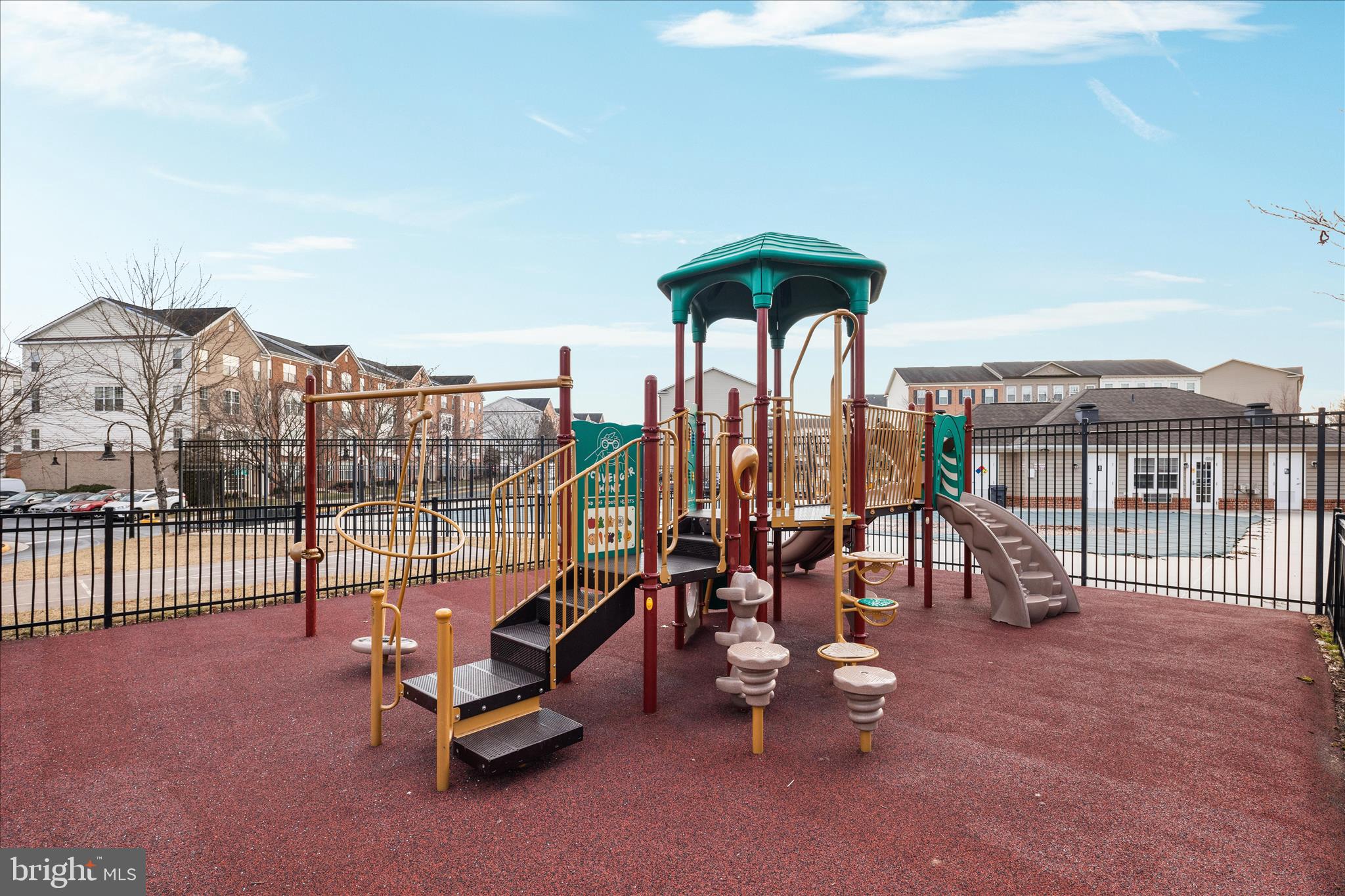 MARKET CENTER CONDOMINIUM - Residential