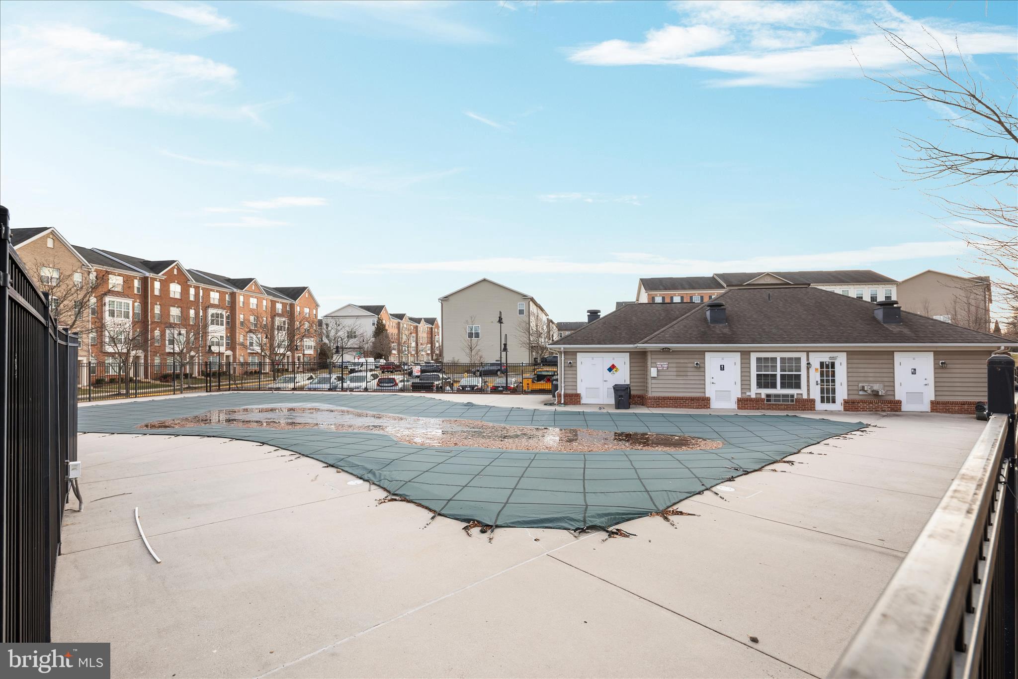 MARKET CENTER CONDOMINIUM - Residential