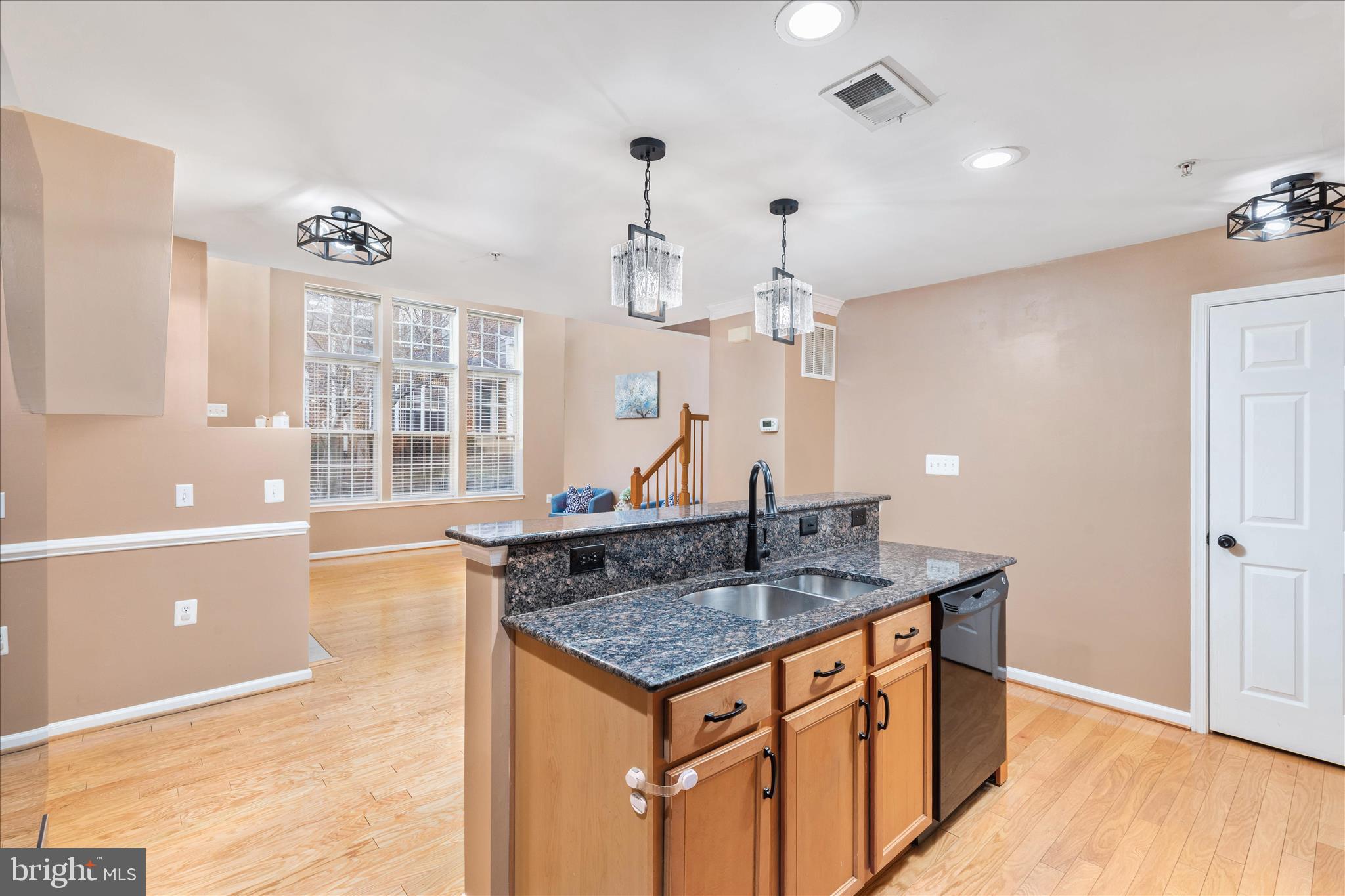 MARKET CENTER CONDOMINIUM - Residential