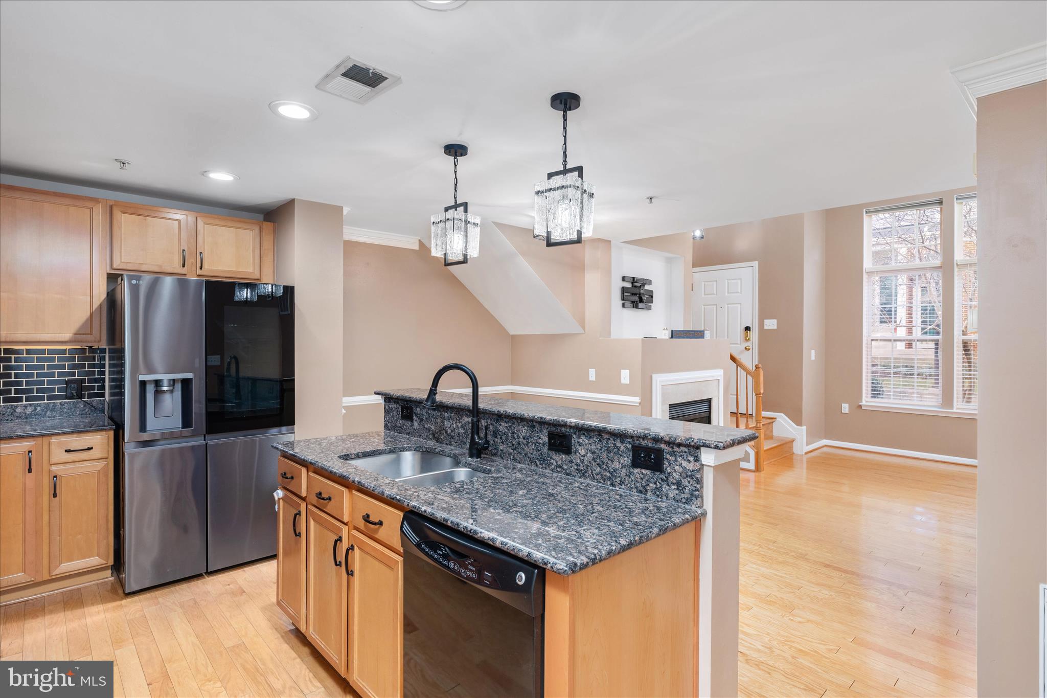 MARKET CENTER CONDOMINIUM - Residential