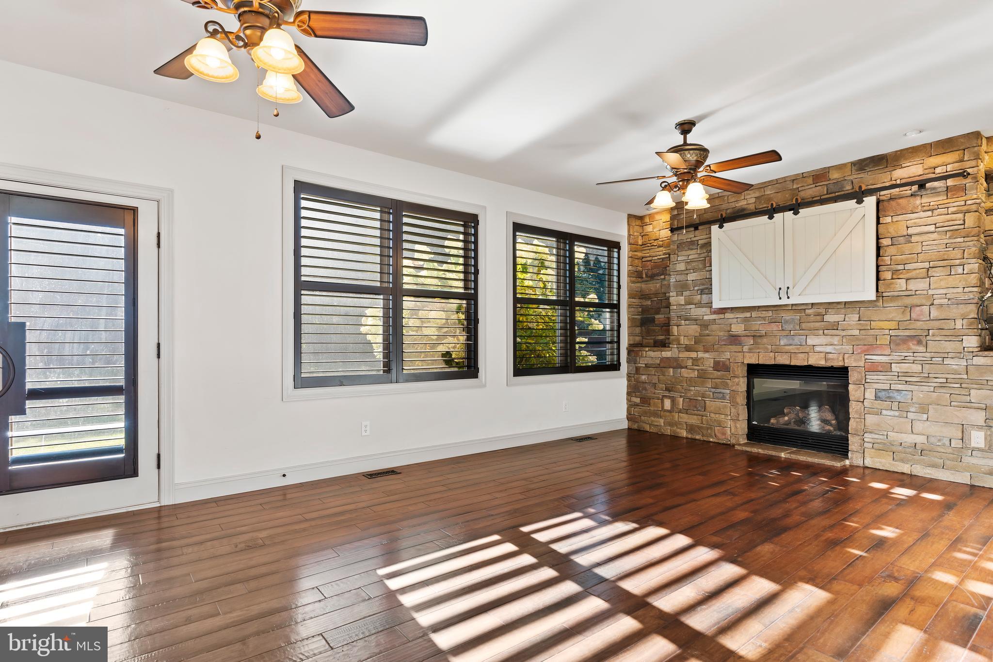 LAURICH RIDGE - Residential