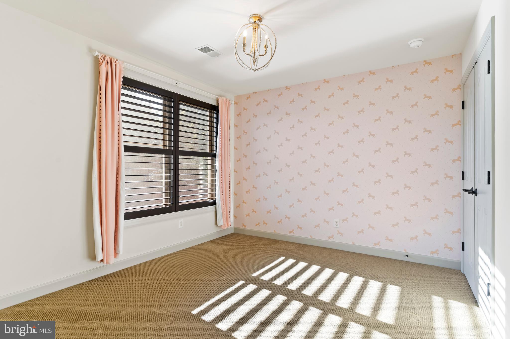 LAURICH RIDGE - Residential