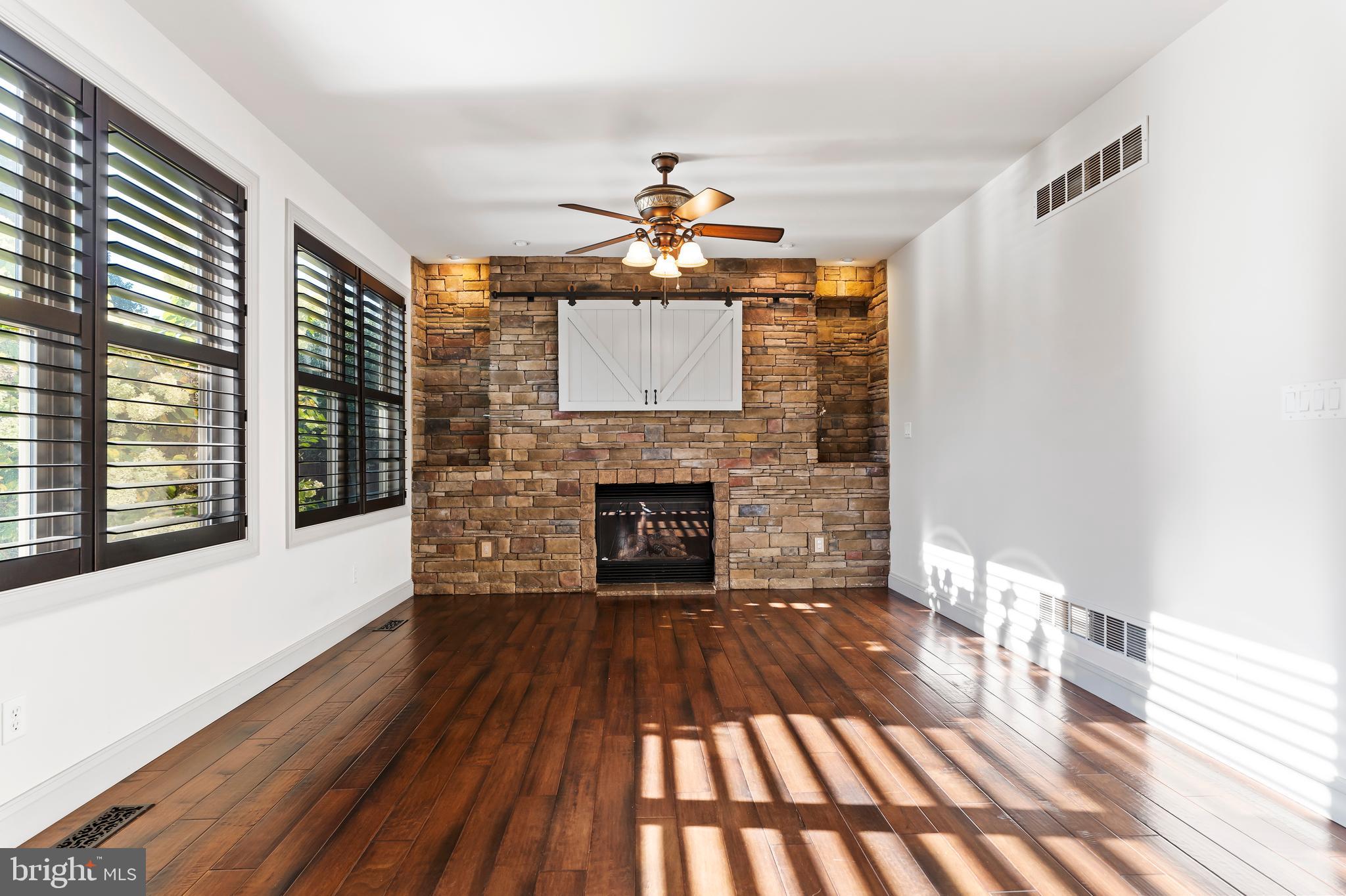 LAURICH RIDGE - Residential