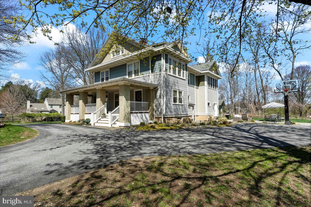 730 W NIELDS STREET