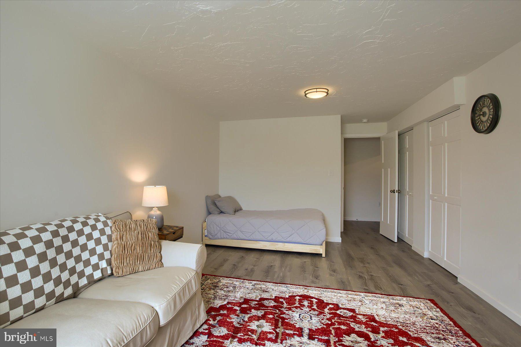 KINGS COURT AT BROWNSTONE - Residential