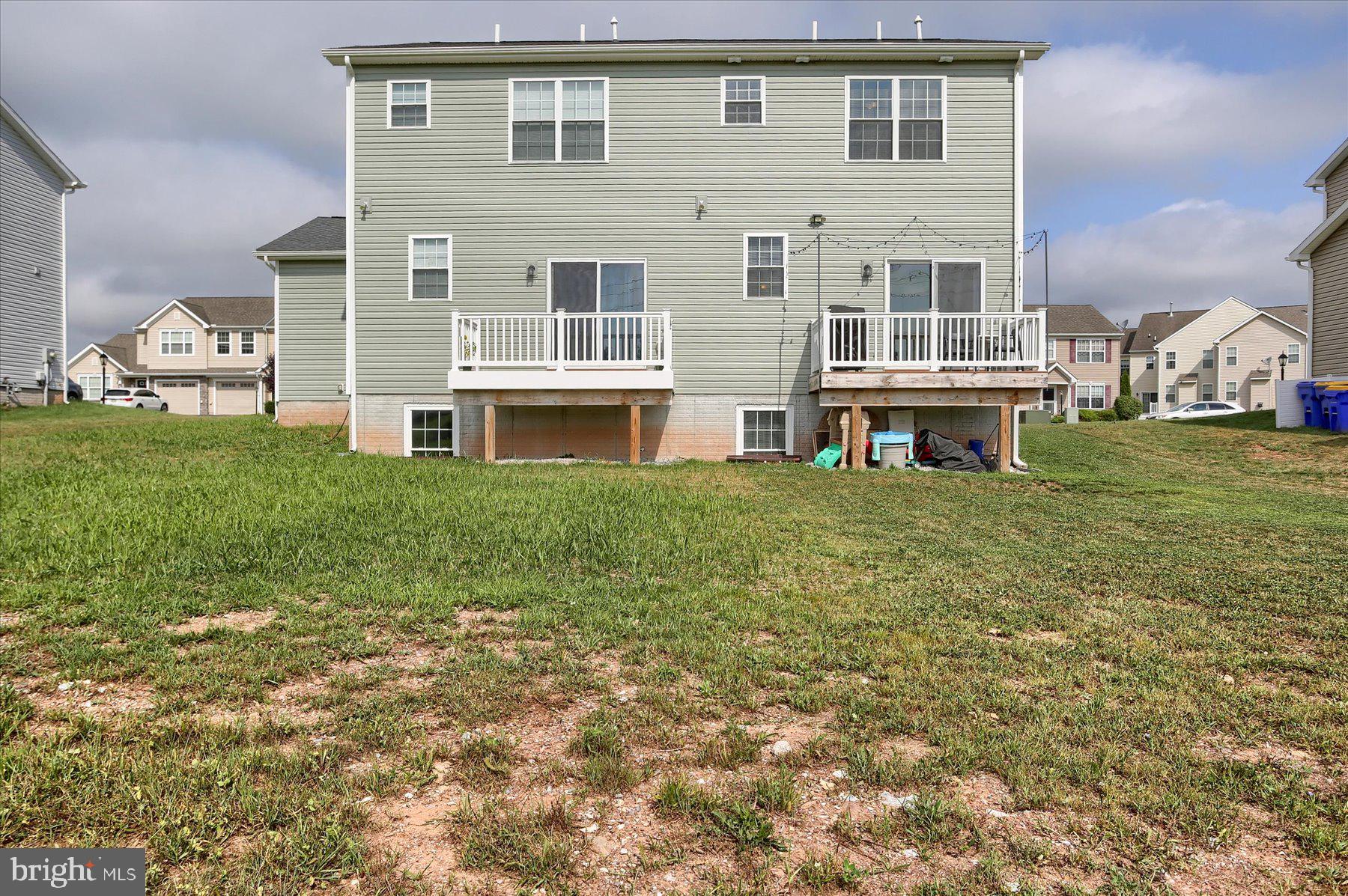 KINGS COURT AT BROWNSTONE - Residential