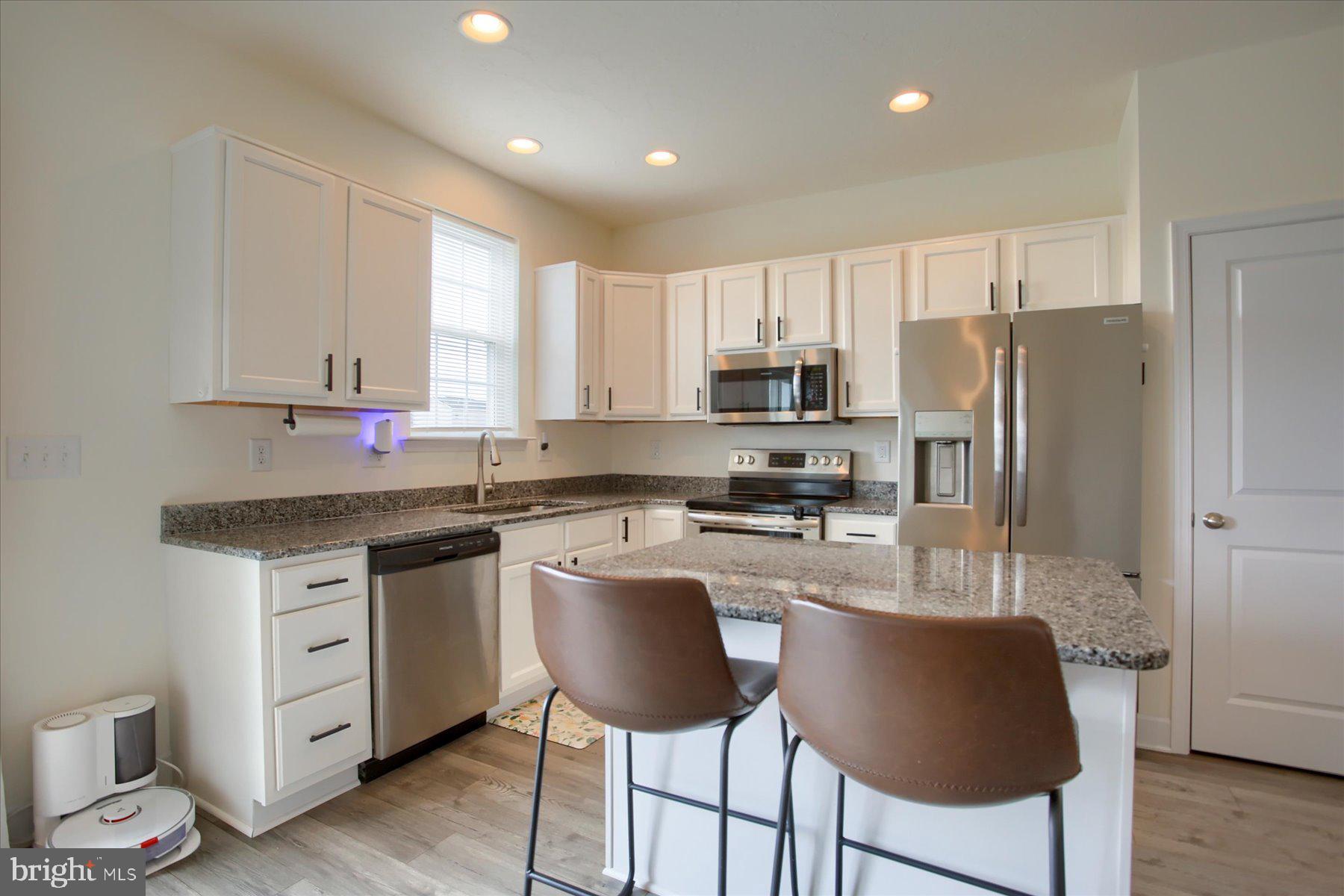 KINGS COURT AT BROWNSTONE - Residential