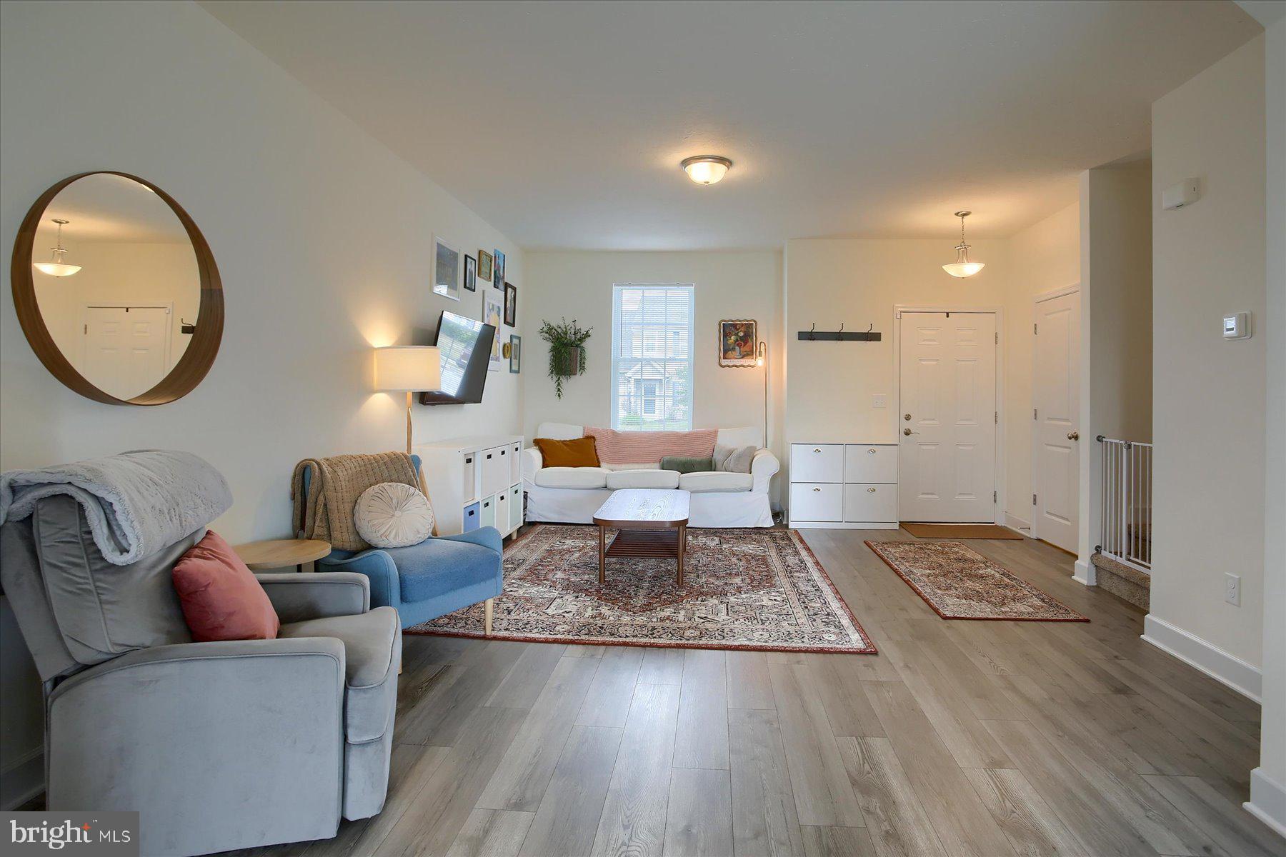 KINGS COURT AT BROWNSTONE - Residential