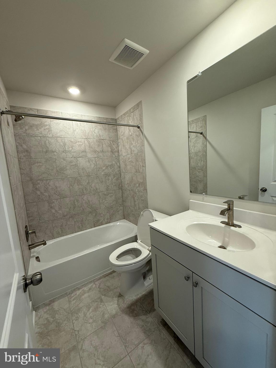 THE GALLERY - Residential Lease