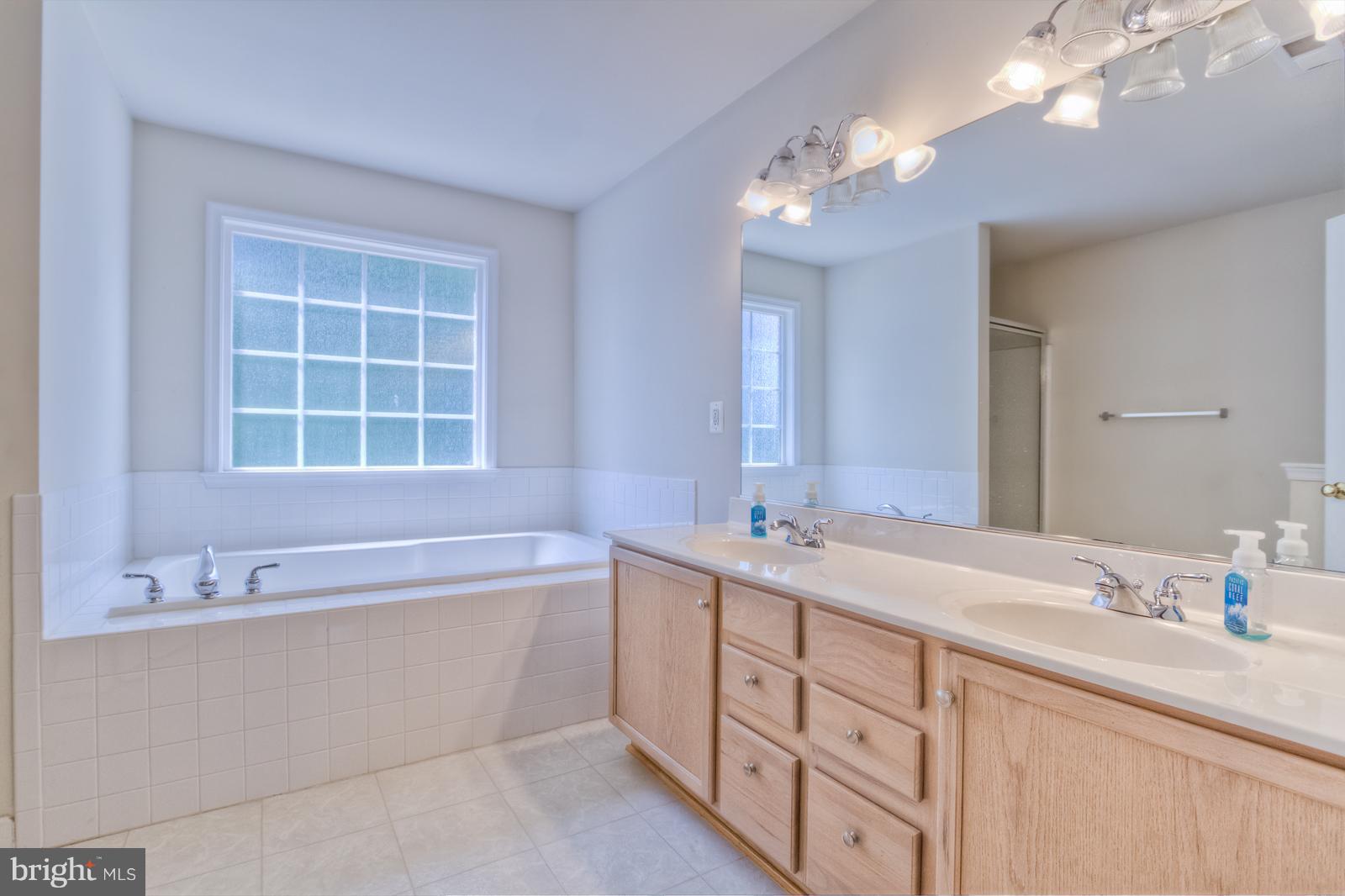 LEE'S CROSSING - Residential Lease